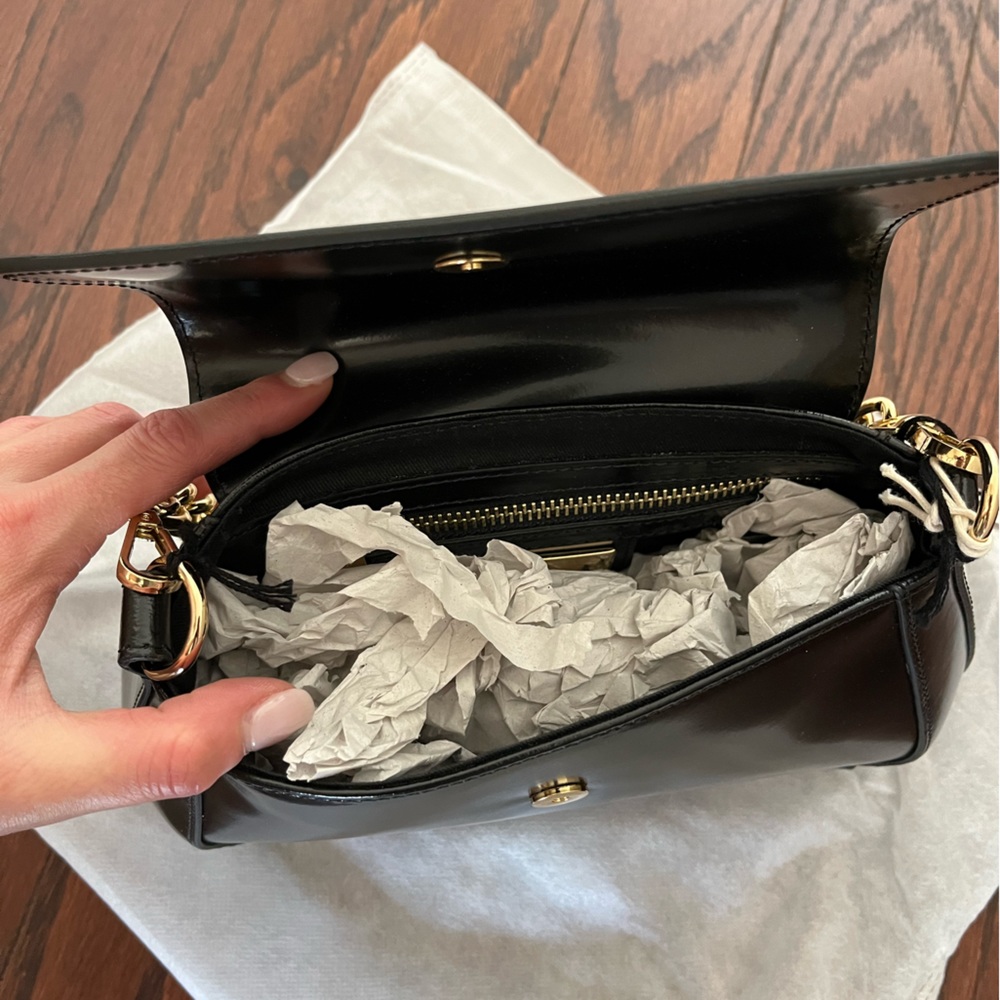 Claudia Firenze Leather Purse with Chain - Picture 4 of 6